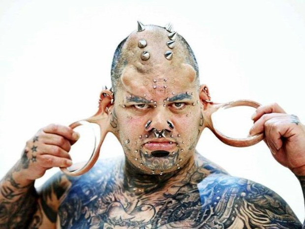 isten állatkertje testmódosítás véglet tetoválás implantátum