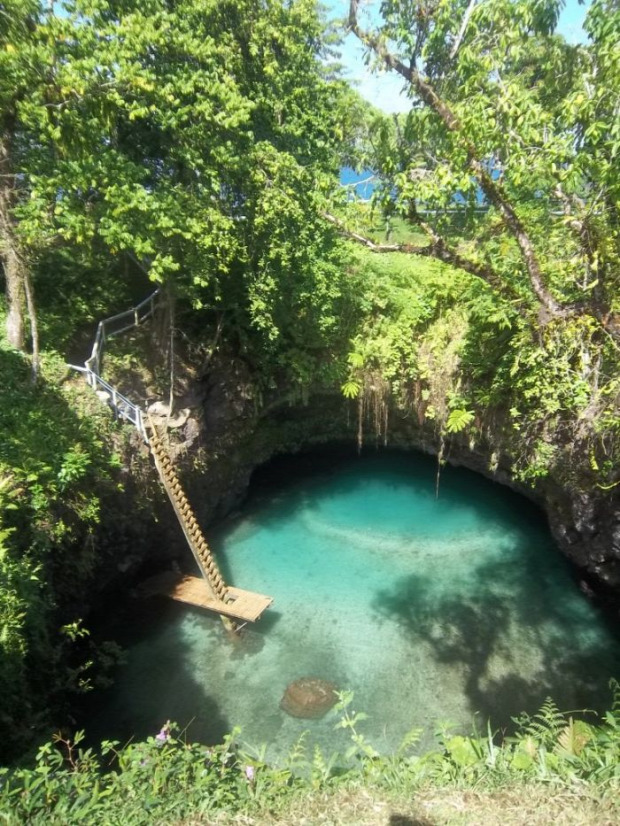 A világ érdekes Sua árok Szamoa Upolu  sziget úszás
