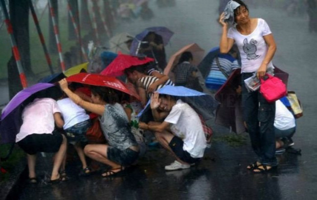 A világ érdekes Sanghai Kína Tájfun eső szél