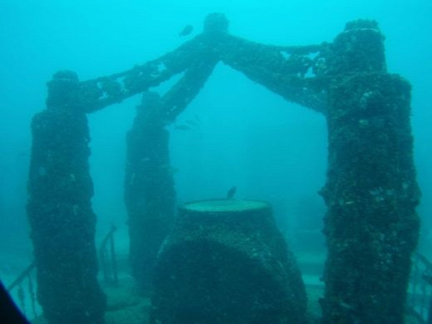 Florida Miami vízalatti temető  Neptune Memorial Reef