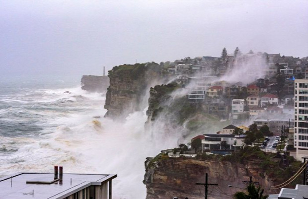 A világ érdekes Ausztrália Sydney vihar part omlás