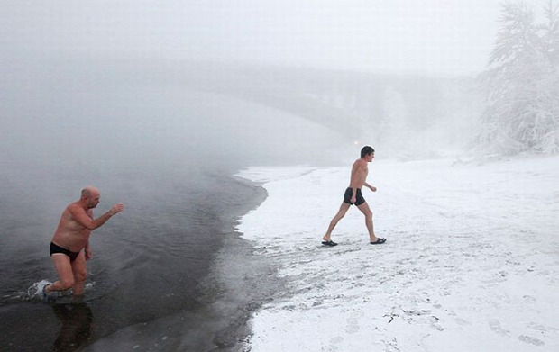 A világ érdekes tél Szibéria úszás Krasznojarszk Jenyiszej