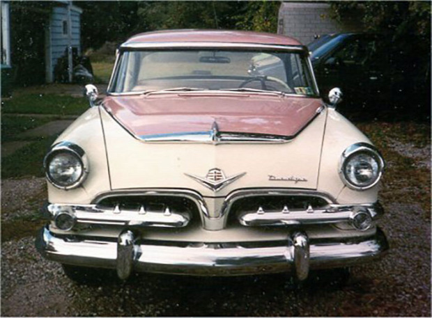 kütyülógia dodge 1955 La Famme rózsszín autó