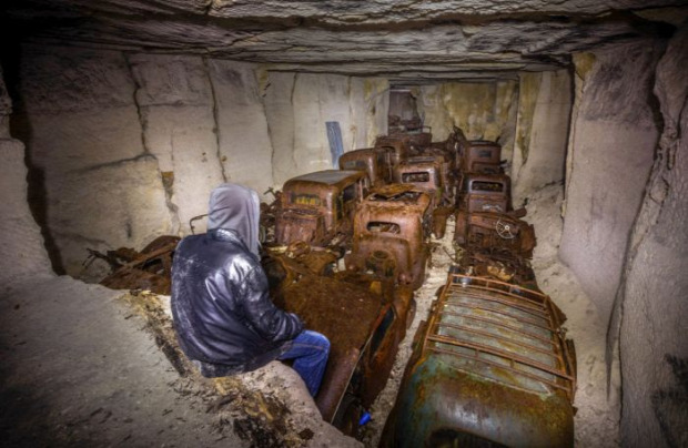 A világ érdekes Franciaország kőfejtő kőbánya elrejtett elfelejtett autó kocsi második világháború