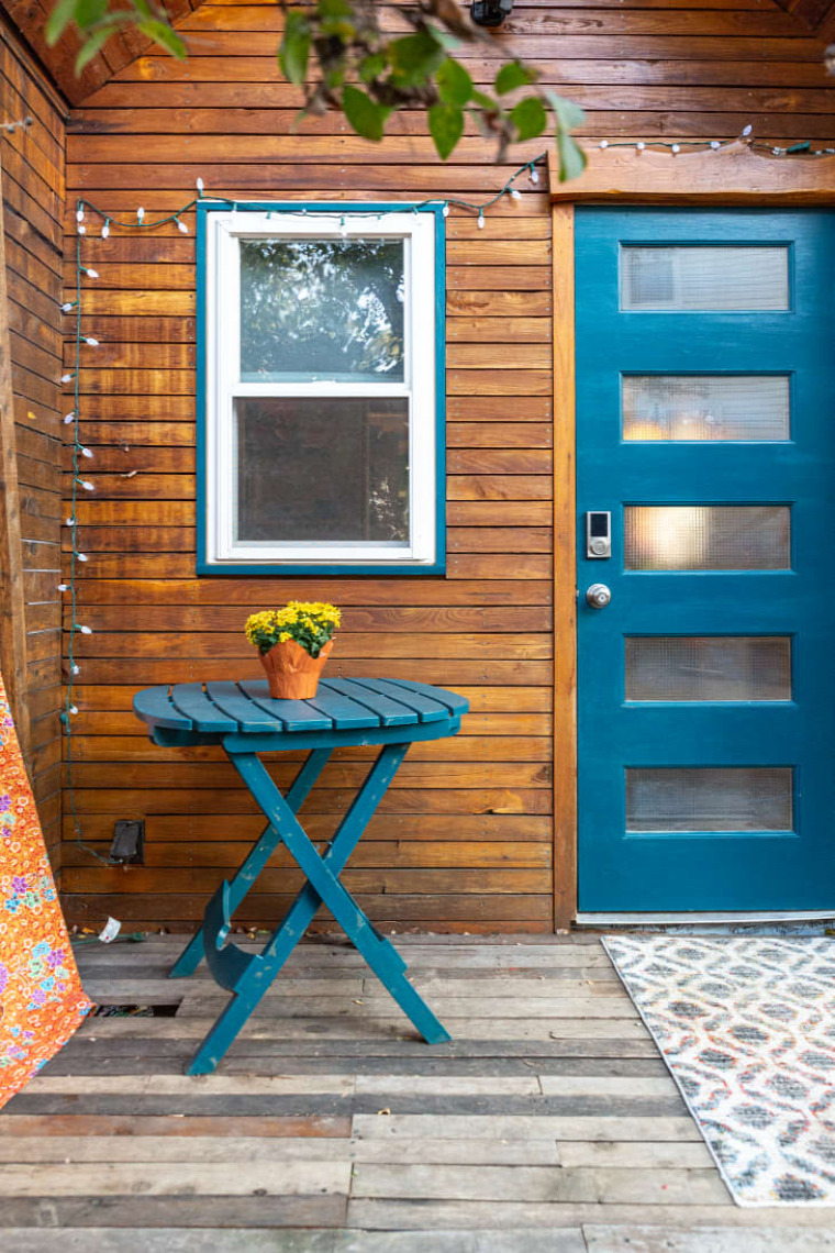kis lakás mini otthon kis terek színes otthon helykihasználás