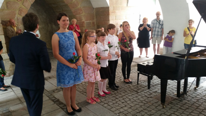 A świdnicai zeneiskola zongorista növendékei