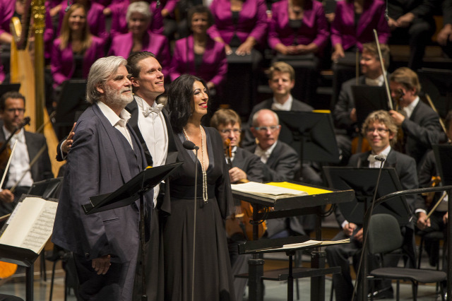 Eötvös Péter Esterházy Péter Salzburgi Ünnepi Játékok Bécsi Filharmonikusok Daniel Harding Peter Simonischek Iris Vermillion Topi Lehtipuu Magyar Rádió Énekkara Kondor Kata