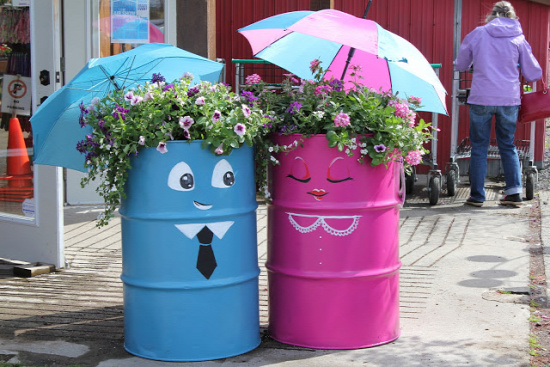 40+ Creative DIY Garden Containers and Planters from Recycled Materials 4