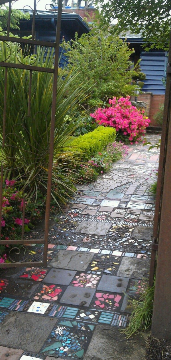 A Whole Bunch Of Beautiful & Enchanting Garden Paths - Style Estate - #garden #path