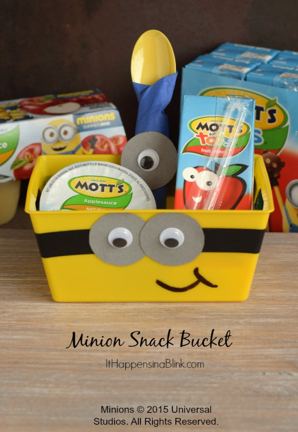 Minion Snack Bucket |  #ad #MottsAndMinions   |  Create an easy DIY Minion themed snack bucket