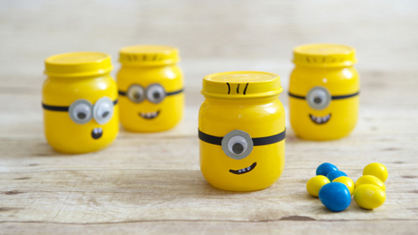 DIY Baby Food Jar Despicable Me Minion Party Favors