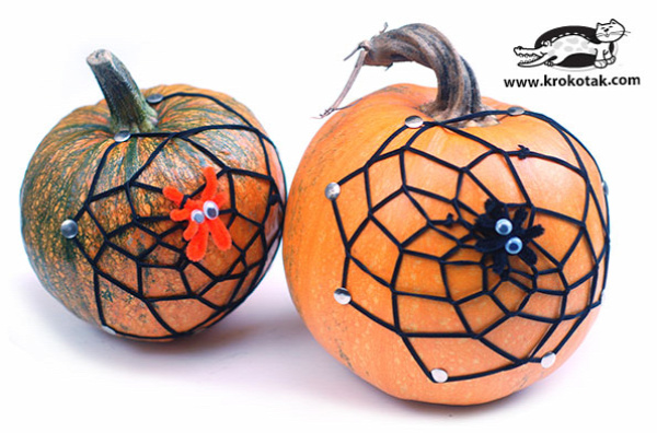 Quick decoration - spiderweb on a pumpkin