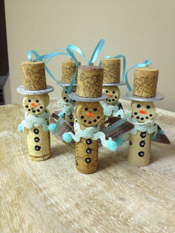 20-Brilliant-DIY-Wine-Cork-Craft-Projects-for-Christmas-Decoration5.jpg
