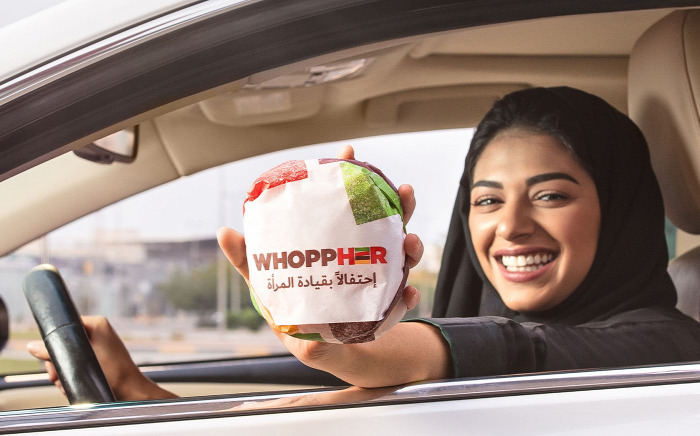 szaúd-arábia jogosítvány autóvezetés burger king kampány whoppher