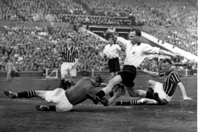angol foci premier league besztlíg sport futball foci rúgd és fuss championship trautmann manchester city legenda fa cup 1956