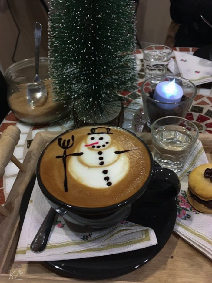 belföld Budapest forrócsoki IX. kerület lungo kávé kávézó Mester utca A-tól Z-ig perui brazil latte art sütemény wifi állatbarát