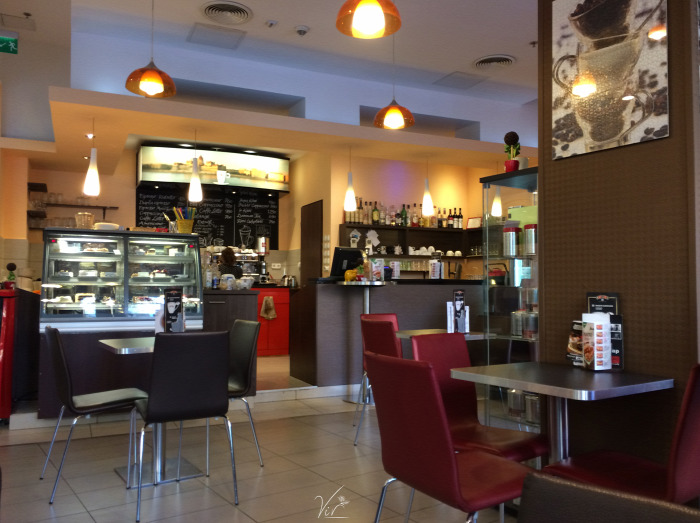 szabadság kávé wifi Budapest VIII. kerület kávézó bevásárlóközpont belföld