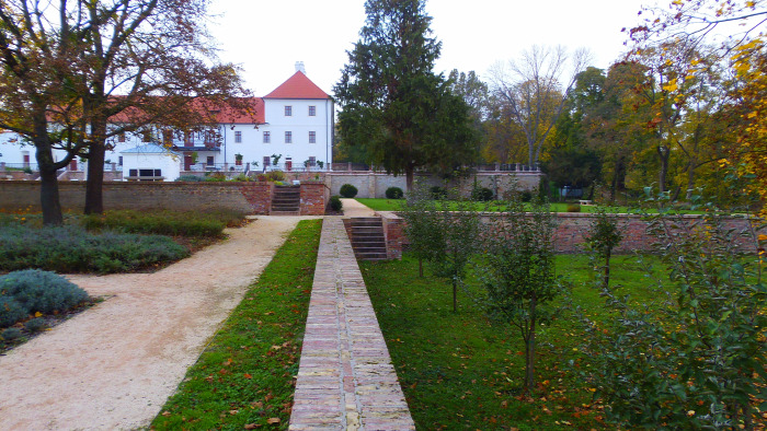 Magyarország Komárom-Esztergom megye Majk Oroszlány múzeum kastély Esterházy