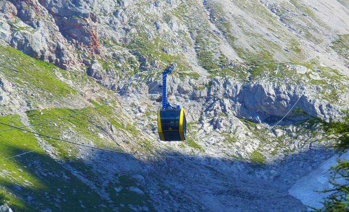 Ausztria Stájerország Schladming Ramsau nagy-kabinos felvonó hegy Dachstein