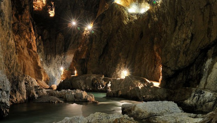 Szlovénia barlang Skocjan szurdok vízesések cseppkőbarlang