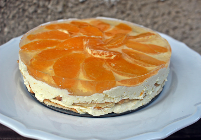 narancs torta édességek sütésnélkül keksz háztartásikeksz mézeskalácsfűszer porcukor zselatinfix habtejszín tejföl tortazselé