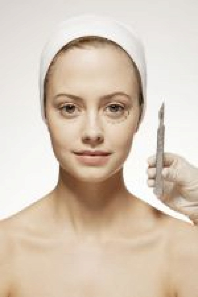 arcplasztika szemhéjplasztika orrplasztika plasztikai beavatkozás plasztikai sebész ráncfeltöltés ránctalanítás botox arcszobrászat plasztikai műtét