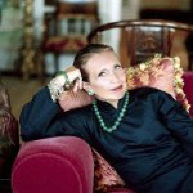 danielle-steel-green-necklace