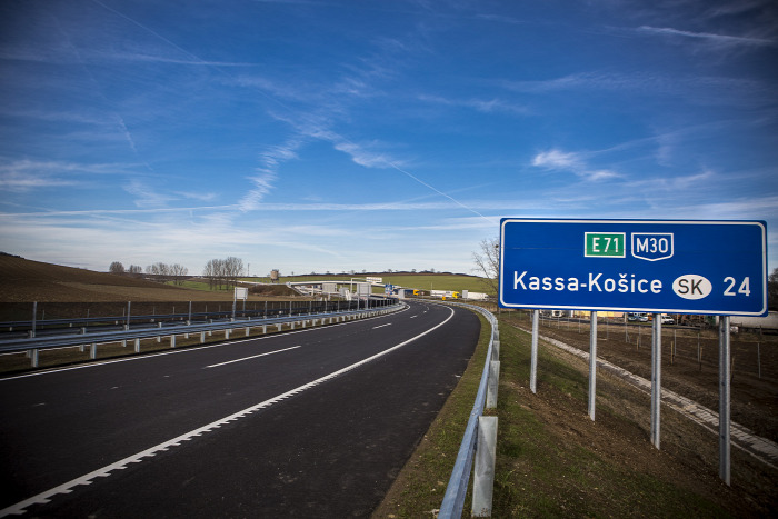 közút útépítés Szlovákia Miskolc Kassa M30 autóút határ beszerzés EU Homolya Róbert NFM NIF