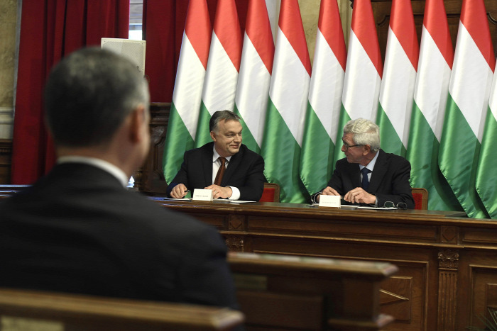 Szerbia villamos vasút Szeged Szabadka Hódmezővásárhely vonatvillamos politika Orbán Viktor Stadler