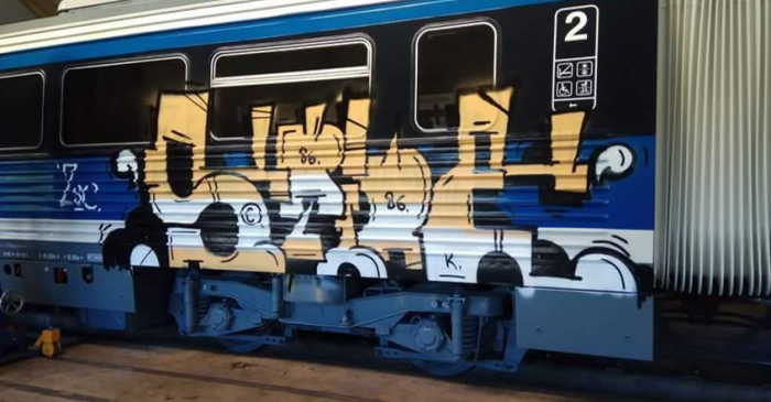 vasút dizájn uzsgyi felújítás graffiti