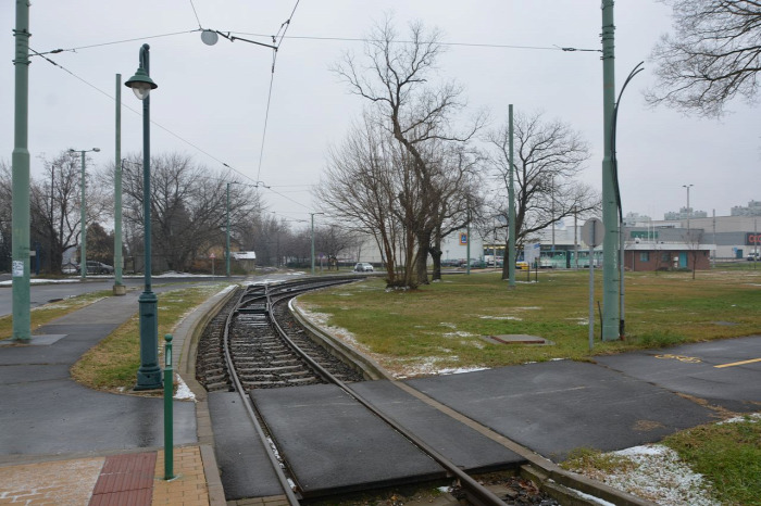 vasút villamos Szeged Hódmezővásárhely tram-train vasútvillamos vonatvillamos beszerzés fejlesztés Swietelsky Stadler Strabag EU építés NIF