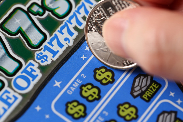 szerencsesprint lottó nyeremény szerencse balszerencse hülyék adósság
