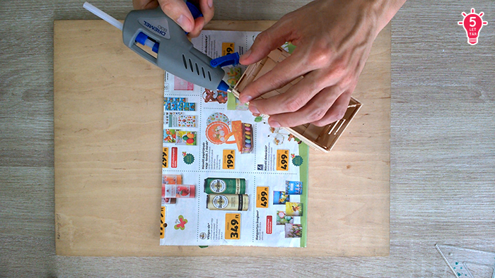 DIY spatula rekesz asztaldísz videó dekoráció használati tárgy konyha olcsó közepes pirográf ragasztópisztoly újrahasznosítás tavasz