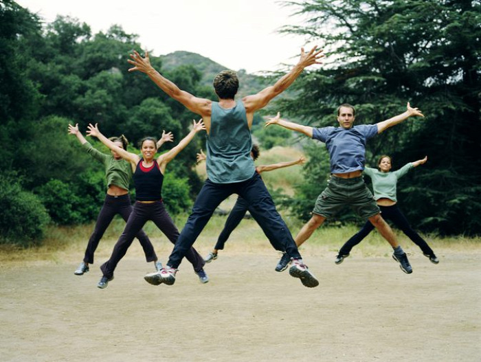 egészség egészségünkre test testedzés intervall tréning 4 perc guggoláshelyben futás zsugorfelülés fekvőtámasz jumping jack sport