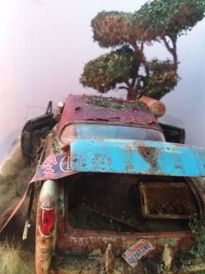 azsgrafiklab diorama handmade diy scalemodel weatheredmodels Chrysler abandoned barnfind