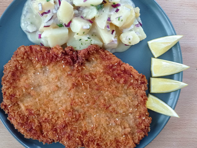 wienerschnitzel ecetes krumplisaláta bécsi szelet