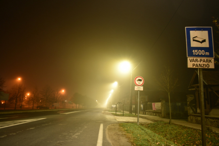 közlekedés köd pára láthatóság biztonság bringa autó világítás