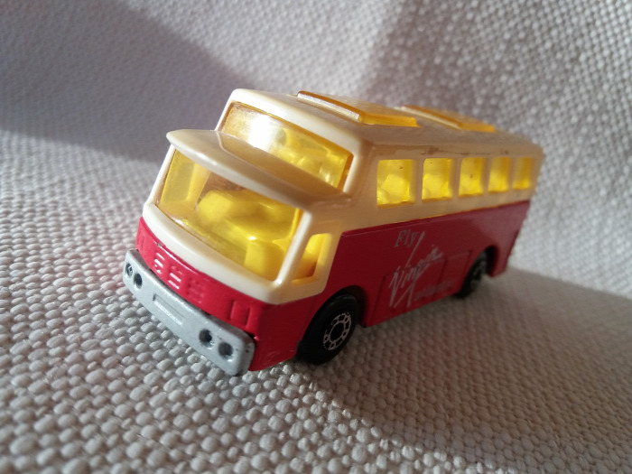 matchbox airport coach superfast busz