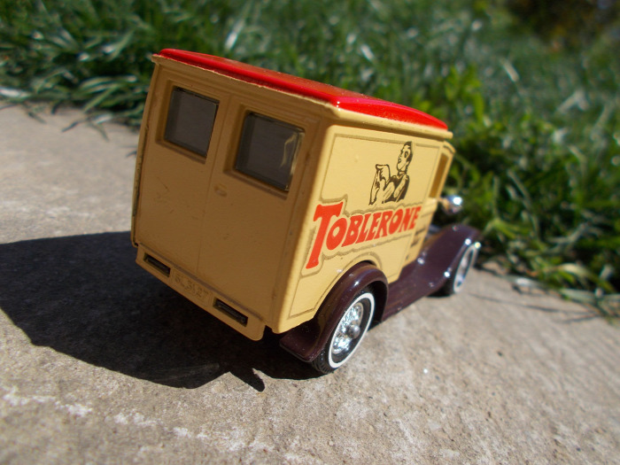 matchbox ford ford a model van models of yesteryear old timer vintage 1930 1981 toblerone