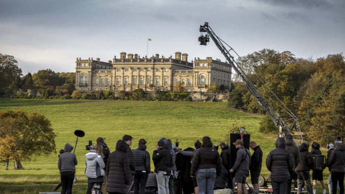 Dowton Abbey II. Erzsébet királynő Highclere-kastély George Herbert de Carnarvon Maggie Smith CoolTour Starlight Time Travel