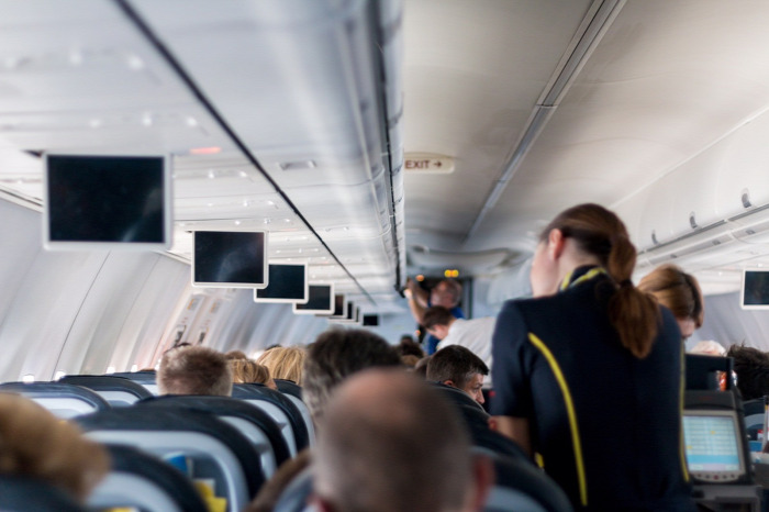 utazás repülés félelem a repüléstől külföldi utazás légiutaskísérő