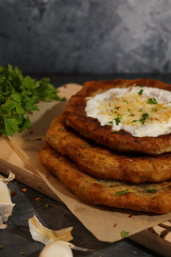 lángos krumplis lángos Lángos krumplipüréből krumplipüré lenmagliszt burgonya maradékmentés Receptek