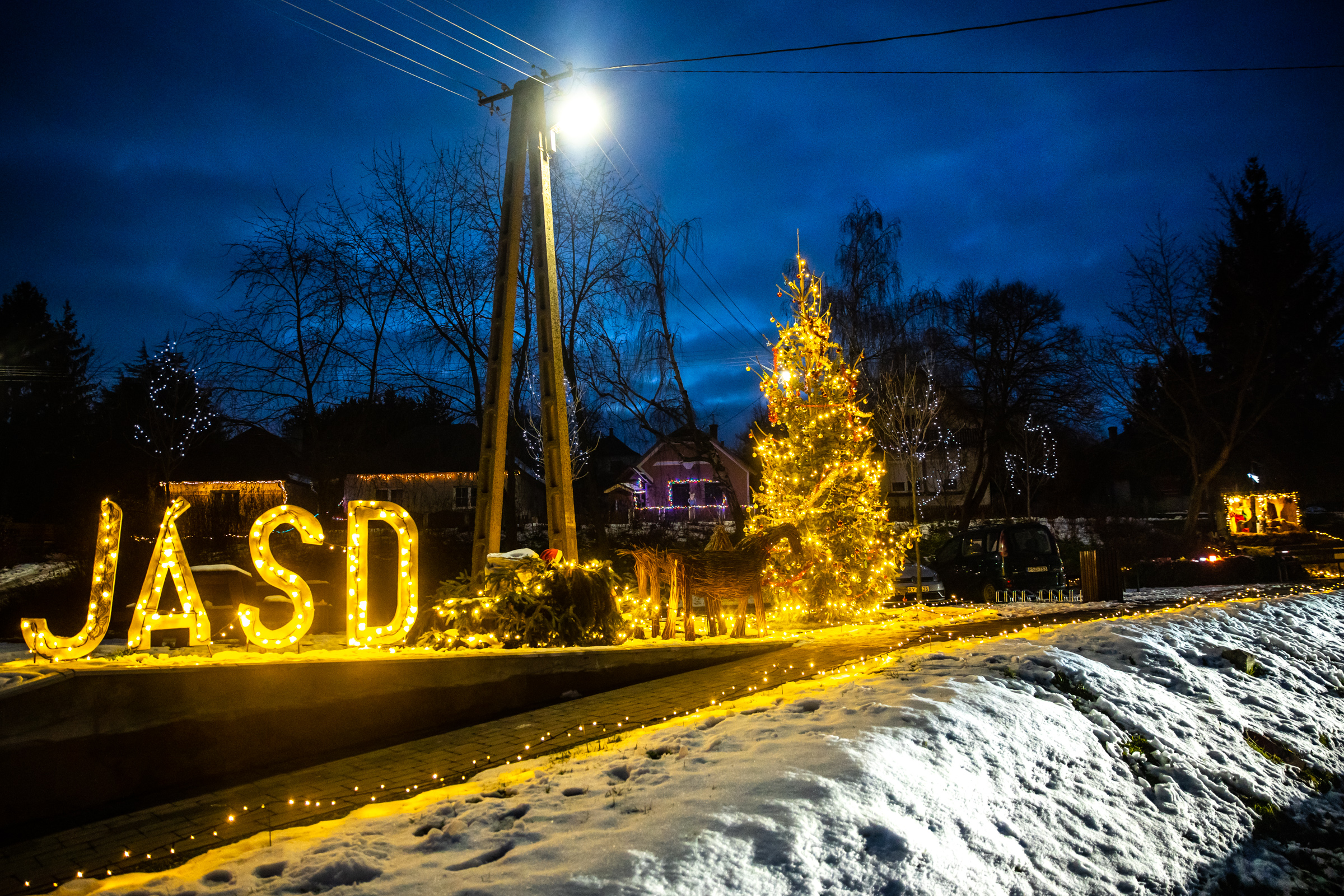 Jásd falu Karácsony galéria kivilágítás ünnepi fények