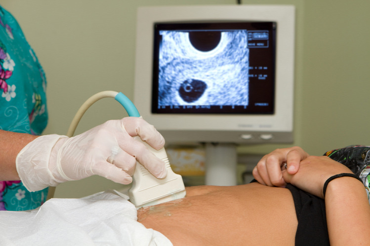 neni ultrahang teherbe esés terhesség kismama