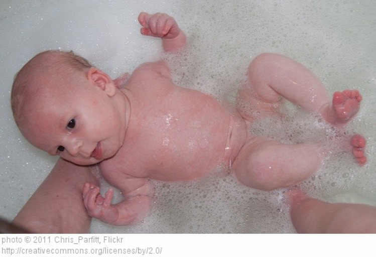 Másutt fürdetés gyermekápolás