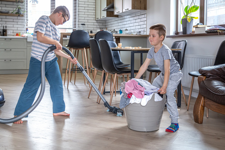 gyereknevelés takarítás házimunka