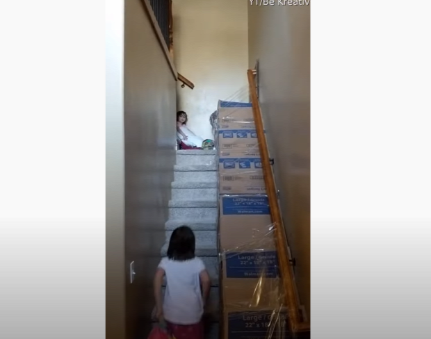 csúszda doboz lakás karantén lépcső
