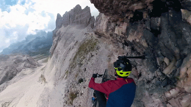 mountain bike szikla Dolomitok