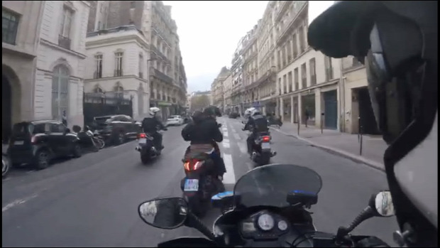 üldözés motorosrendőr Párizs
